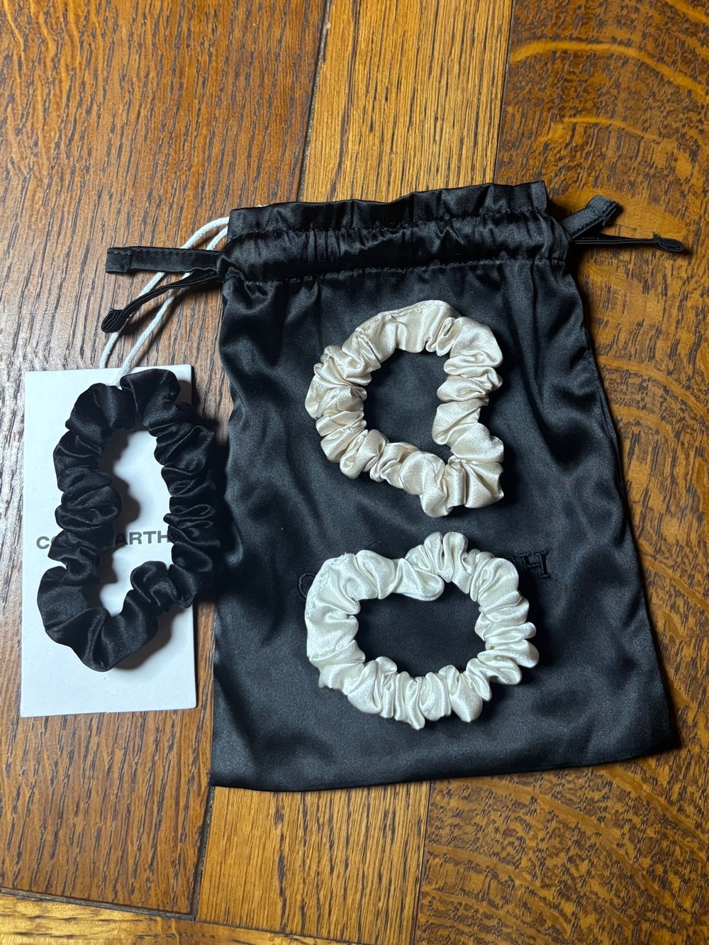 Cozy Earth Silk Skinny Scrunchies - 3 pack - Brand new, never used